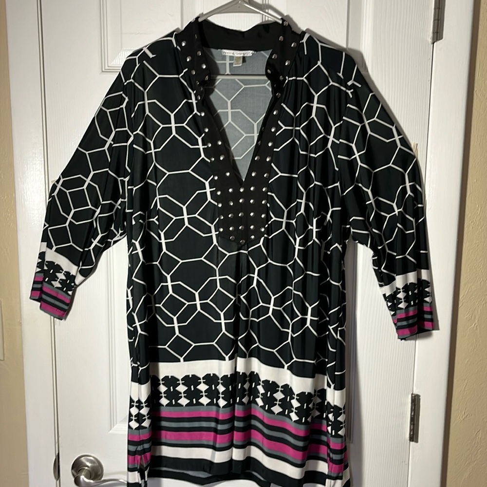 Maria Gabriella woman’s 2X mini dress black purple graphic silver studs v neck